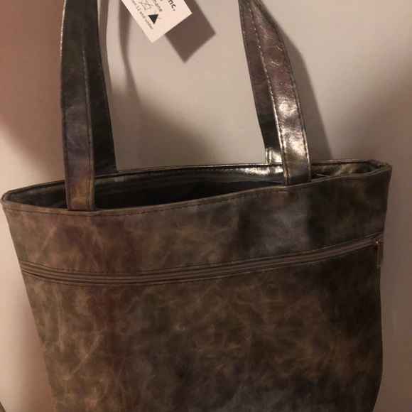 Silver Faux Leather Tote . Excellent Quality. - Picture 7 of 8